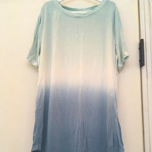 Old Navy luxe dip-dyed t-shirt.